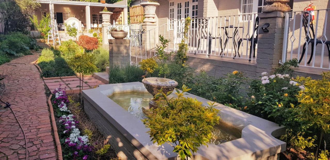 Villa Moi Johannesburg Bagian luar foto