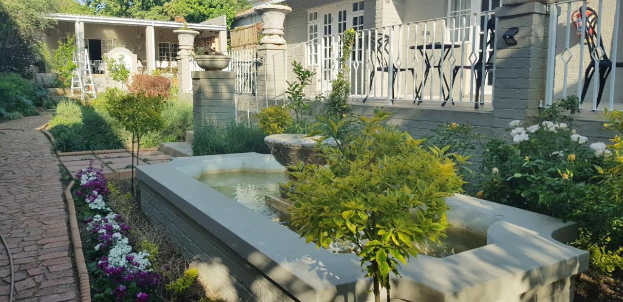 Villa Moi Johannesburg Bagian luar foto