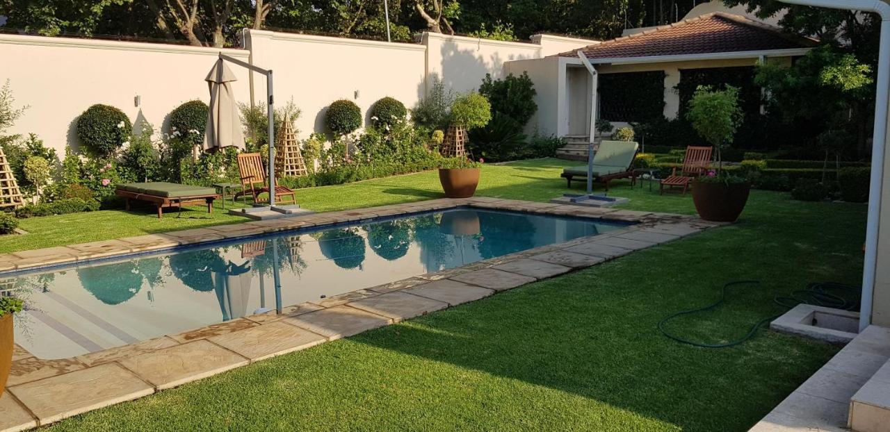 Villa Moi Johannesburg Bagian luar foto