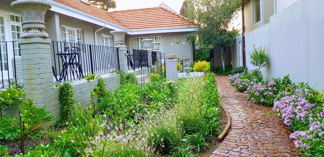 Villa Moi Johannesburg Bagian luar foto