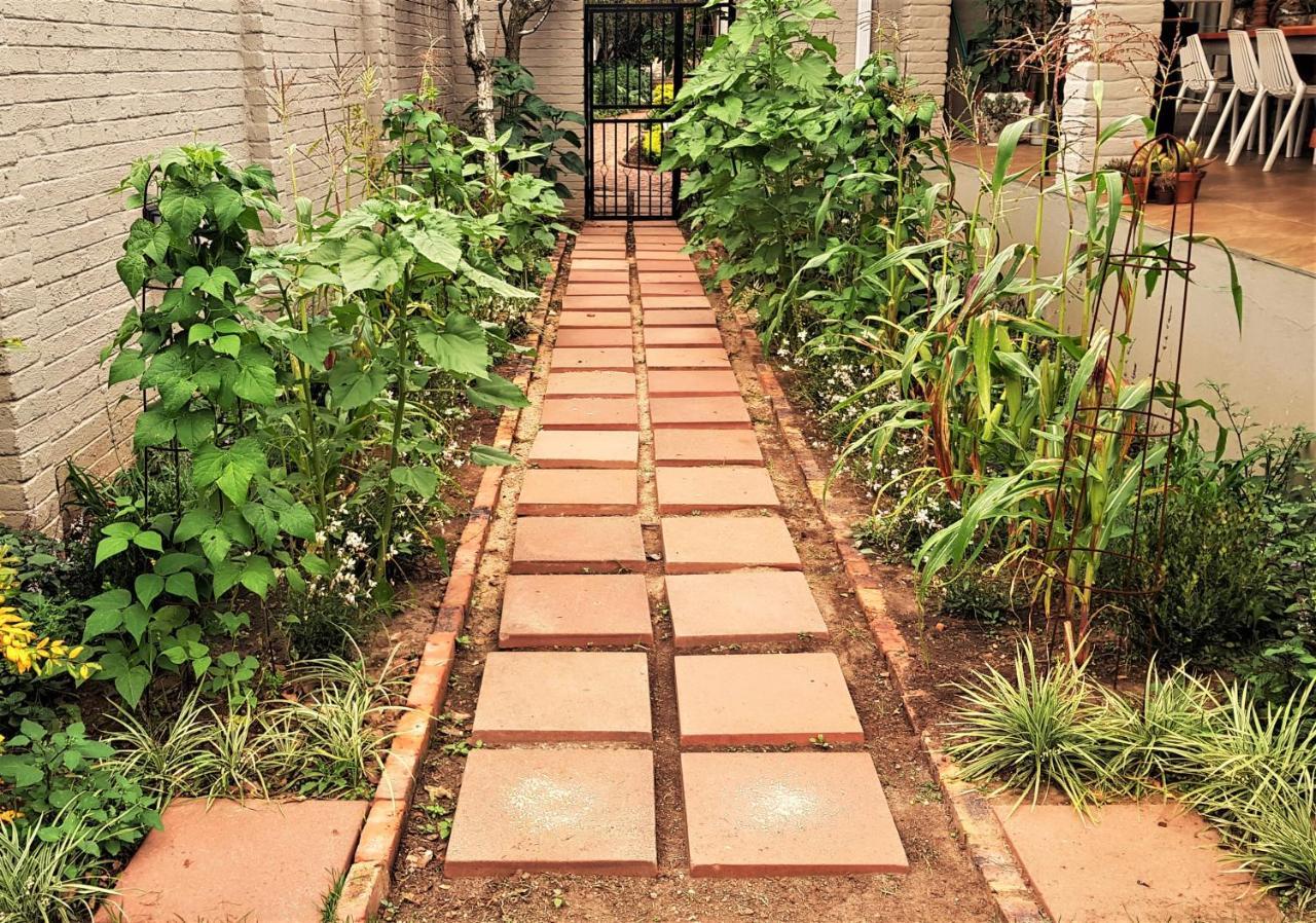 Villa Moi Johannesburg Bagian luar foto